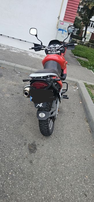 Vând motocicleta BMW f650