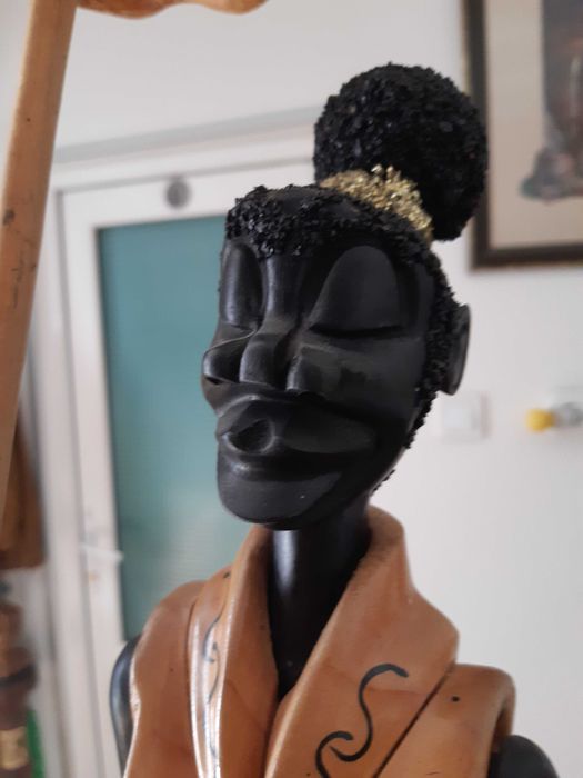 Cuplu statuete artizanale din lemn, inalte 71cm