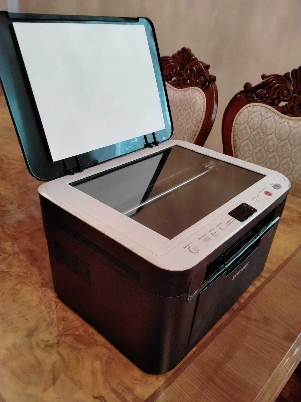 Продается  ксерокс / принтер /сканер  Самсунг SCX-3200