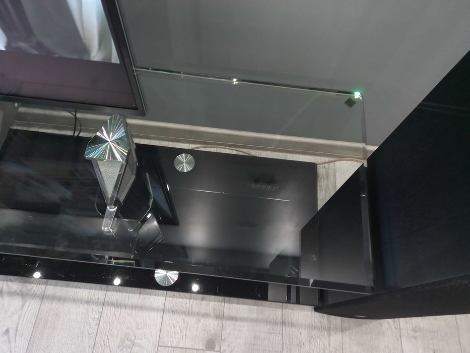 Тв стъклена маса