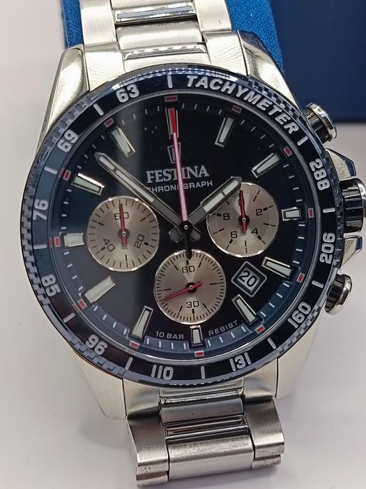 Часовник Festina F20560 / 20 месеца гаранция