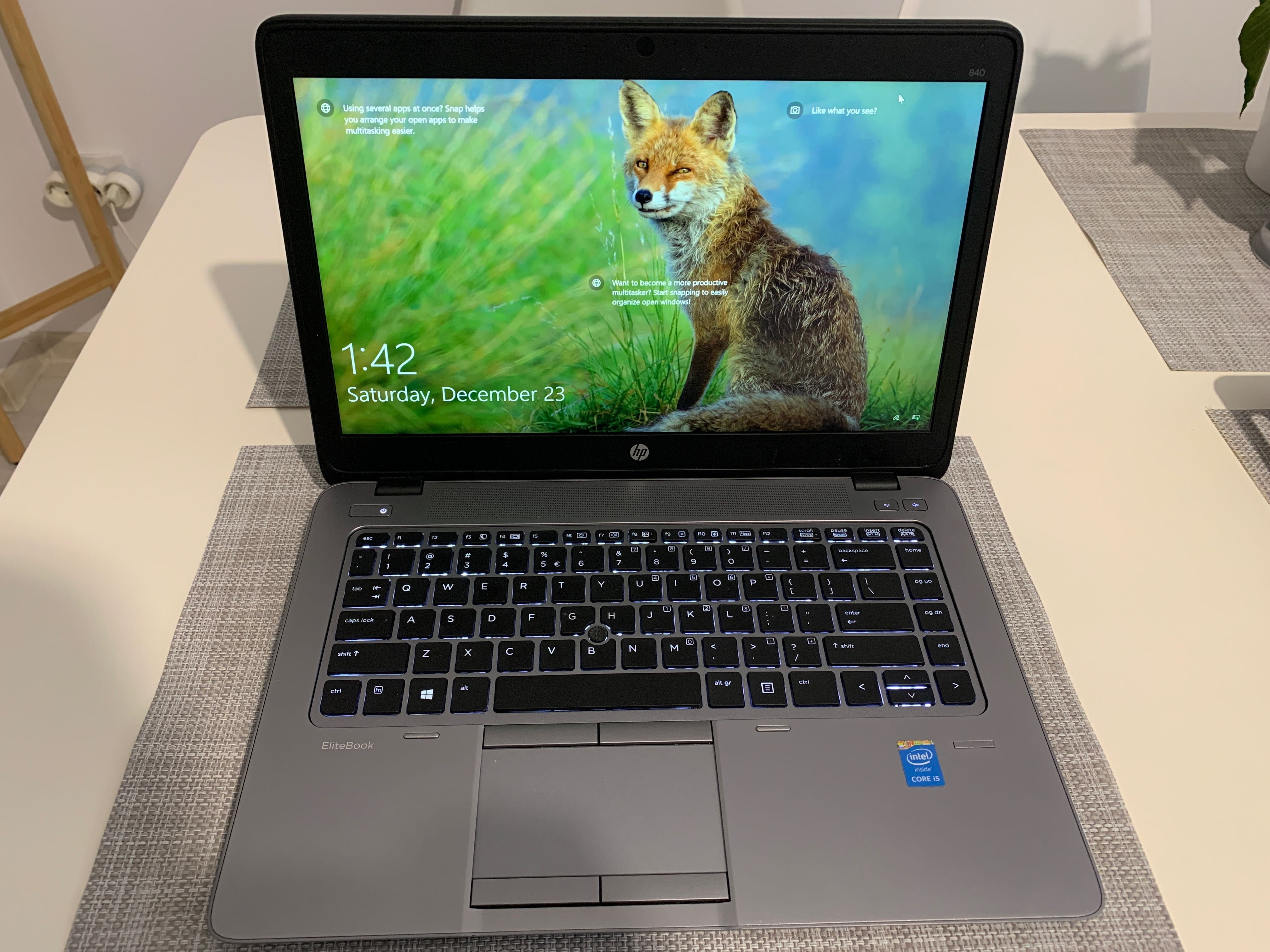 Vand Laptop HP EliteBook 840 G2 + docking station