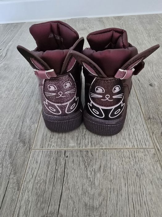 Продаётся ботинки