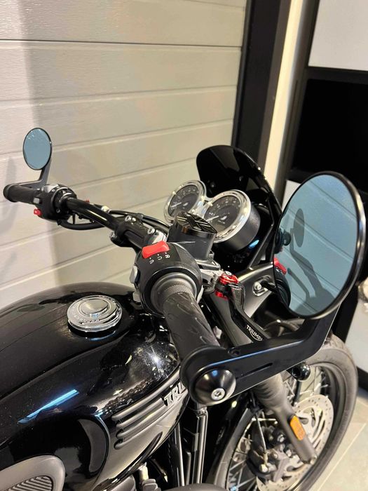 Motocicleta Triumph Bonneville T120 Black Custom Second 2020