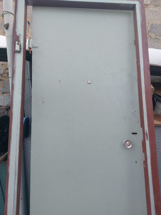 Железная дверь б/у