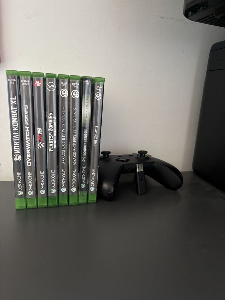 Vand Xbox One S 1TB + 8 Jocuri Negociabil [URGENT]