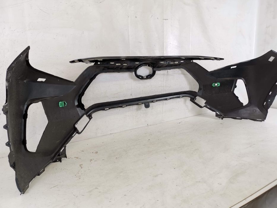 Предна броня Тойота РАВ4 / Toyota RAV4 Оригинална, в добро състояние