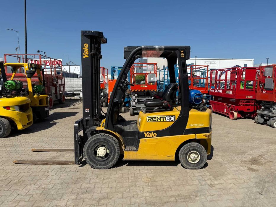 Мотокар Yale GLP25VX