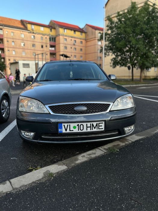 De vanzre ford mondeo !
