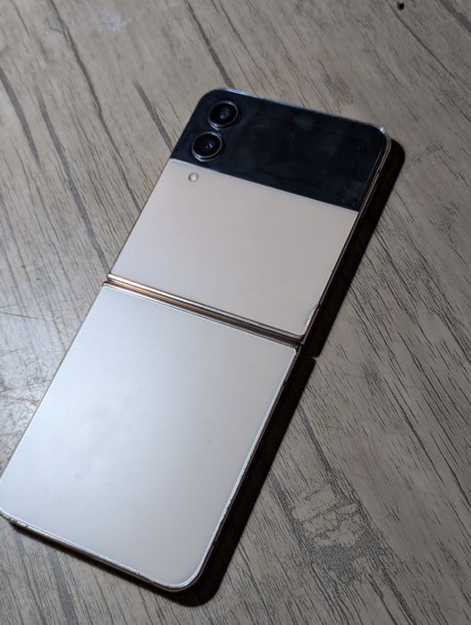 Samsung z flip 4