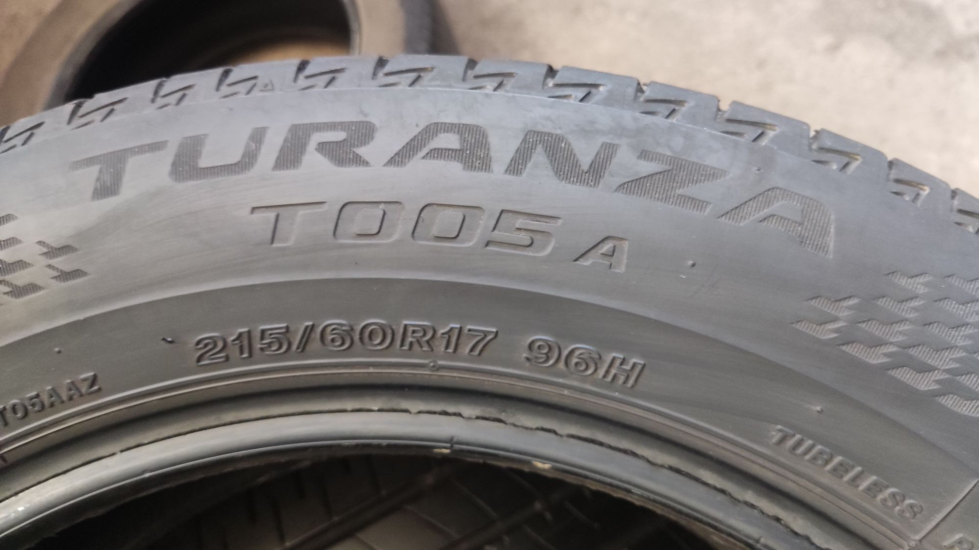 4брблетни гуми 215/60/17 Bridgestone Turanza T005, Dot19, 7mm грайфер