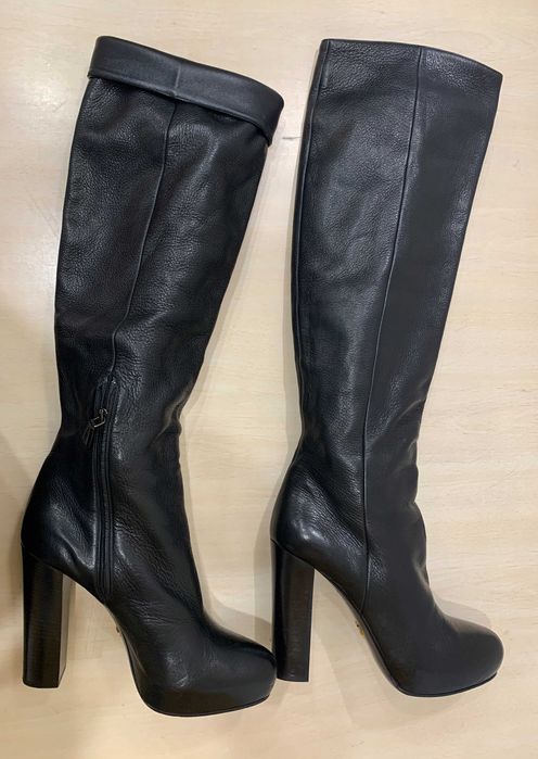 Cizme Prada din piele cu platforma ascunsa EU 41