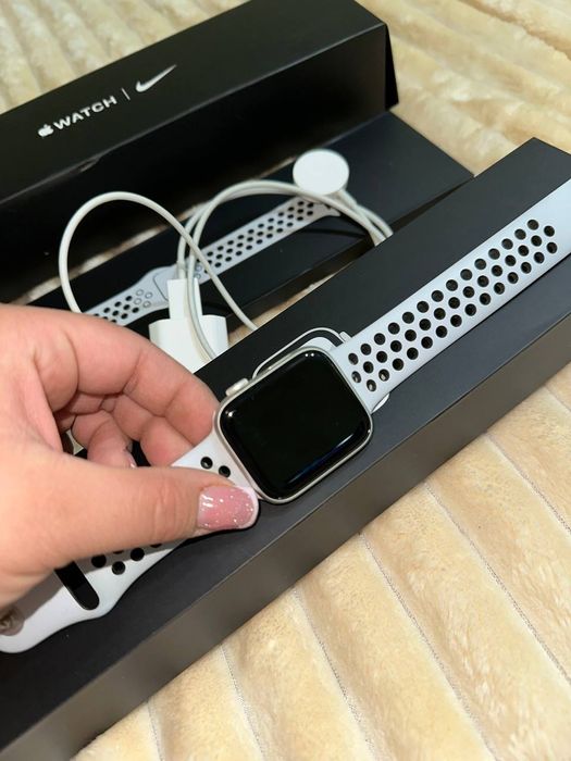 Apple watch series 5 Nike Edition