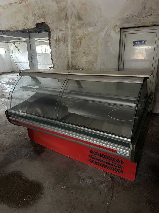 Vând lăzi frigorifice și echipamente de brutărie