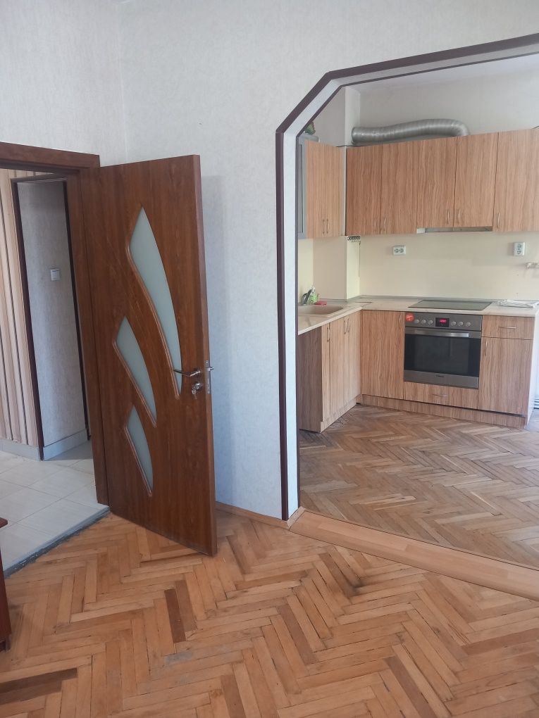 Дава се под наем Двустаен апартамент в Разград, Център - 77 кв.м за 239.7 € - Снимка #12