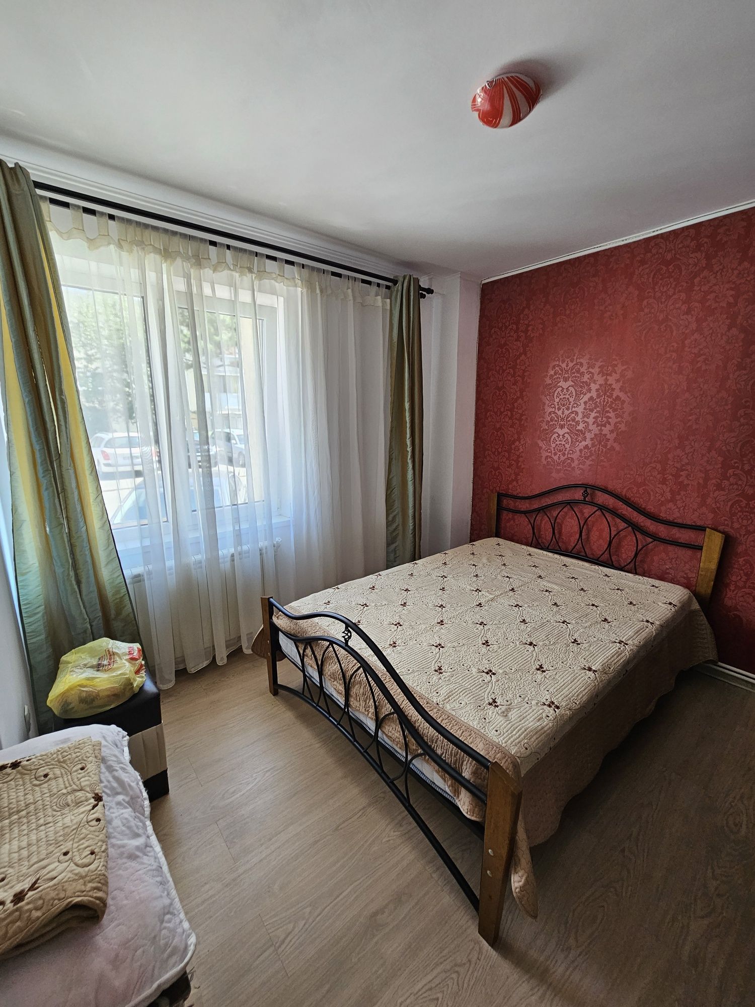 Închiriez apartament 2 camere