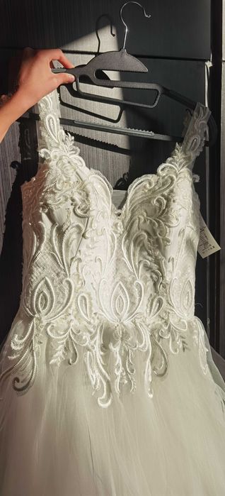 Булчинска бяла рокля с дантела