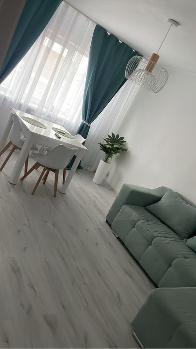 Inchiriez apartament cu 3 camere ultracentral