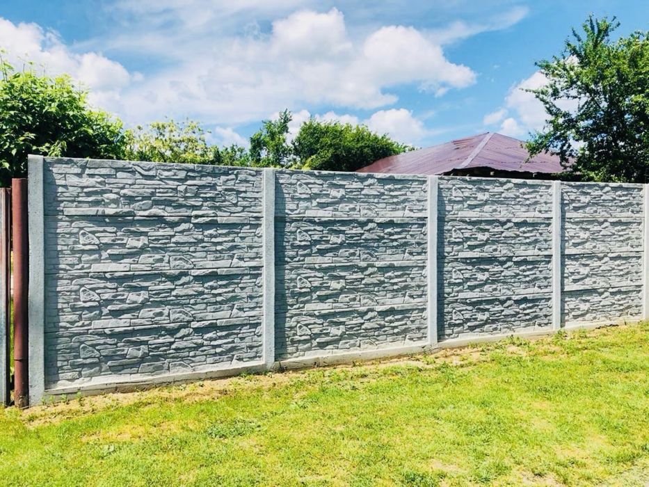 Garduri de vanzare  din placi si stalpi beton