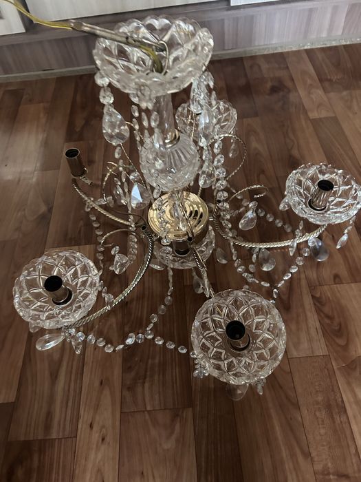 Продам люстру подвесную