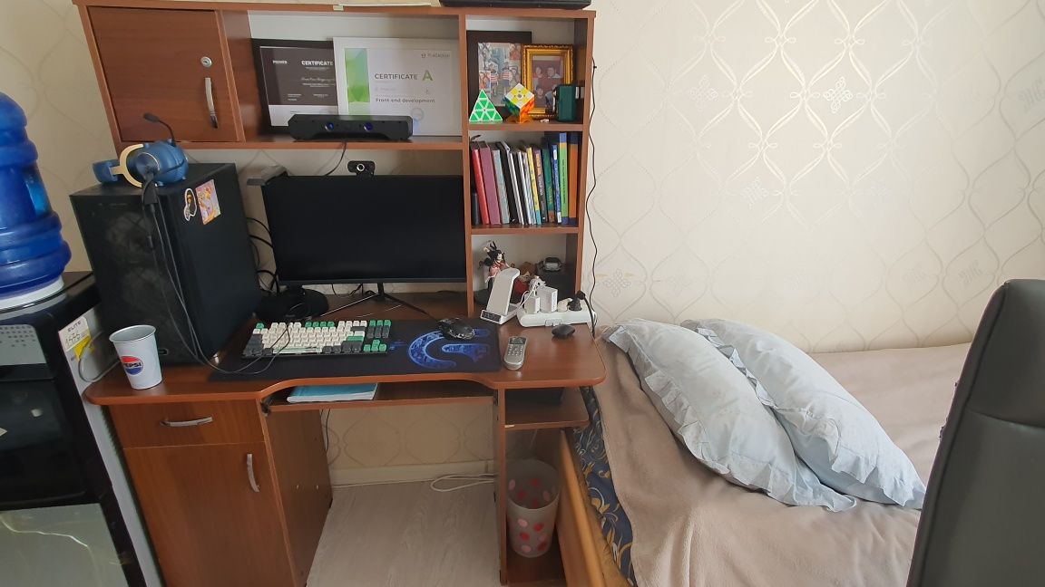 Компьютерный стол