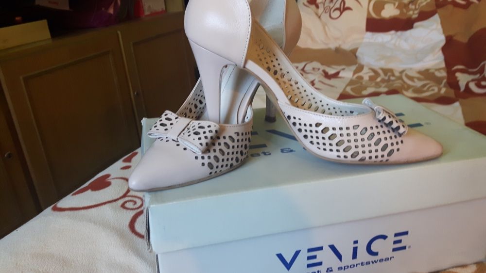 Pantofi piele naturala nude