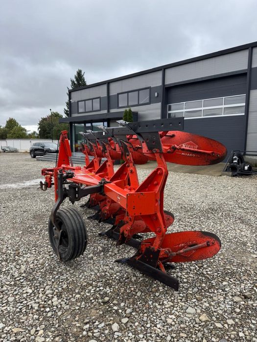 Plug agricol kuhn master 120-4 trupite