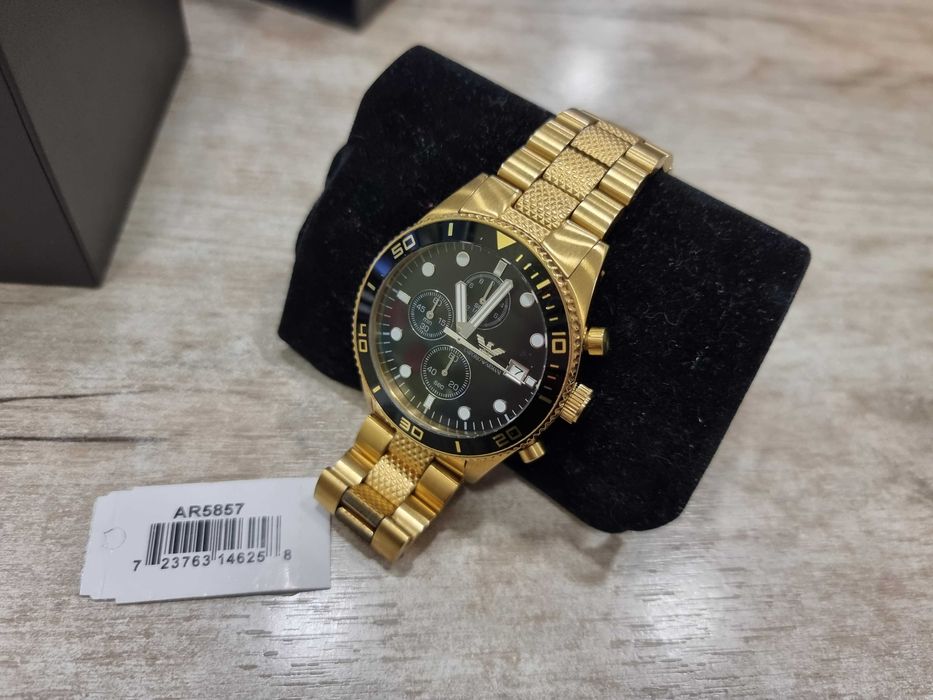 Мъжкият часовник Emporio Armani AR5857
