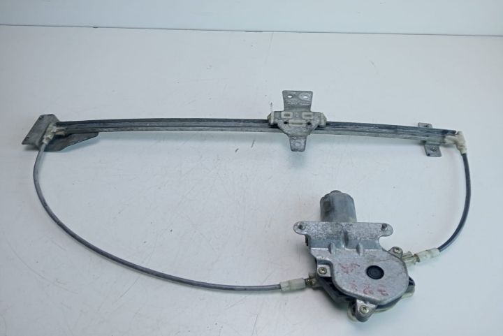 Macara dreapta fata   0130821666 Mercedes-Benz Vito W638