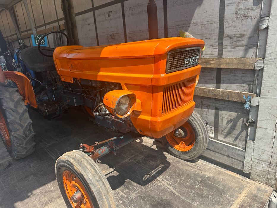 Tractor Fiat 250