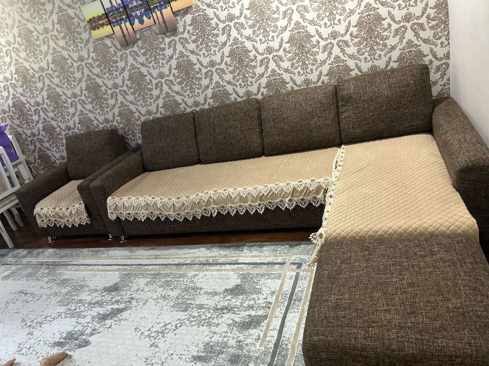 Продам диван с креслой