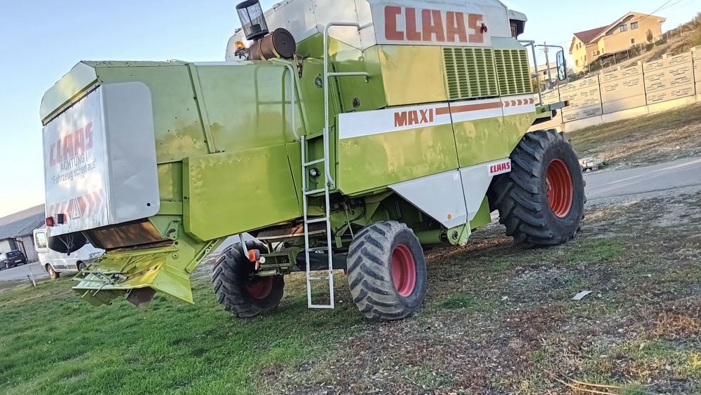 Combina agricola Claas Dominator 108 SL Maxi recent adusa