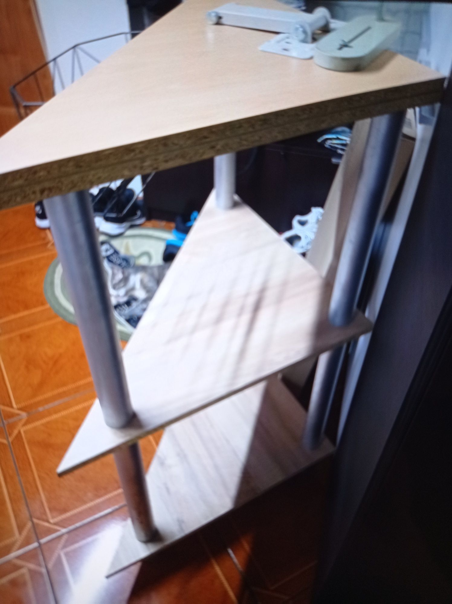 Comoda colț pentru TV