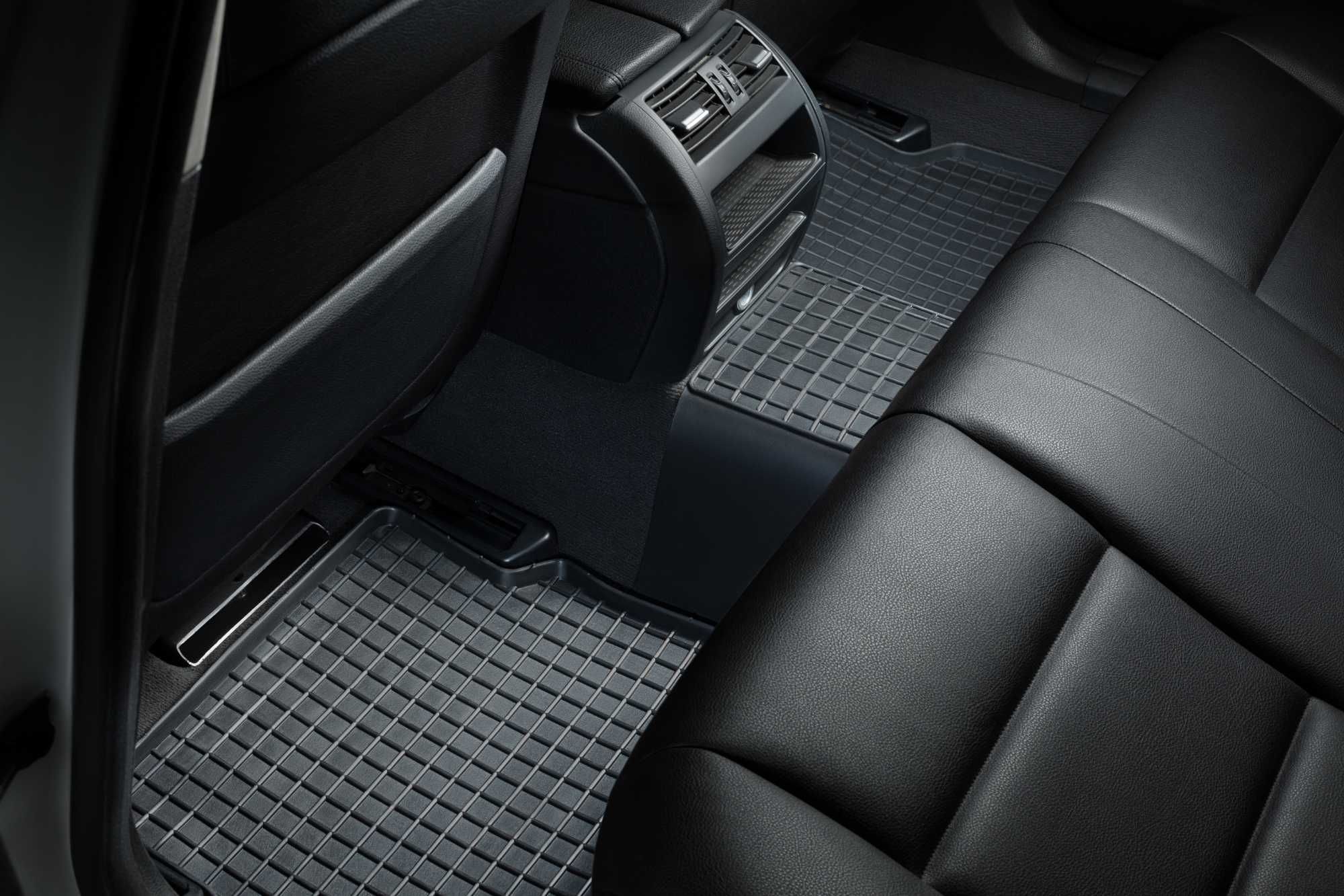 Covorase/Presuri cauciuc 100 % stil tip tavita BMW E90/E91 2005-->2011