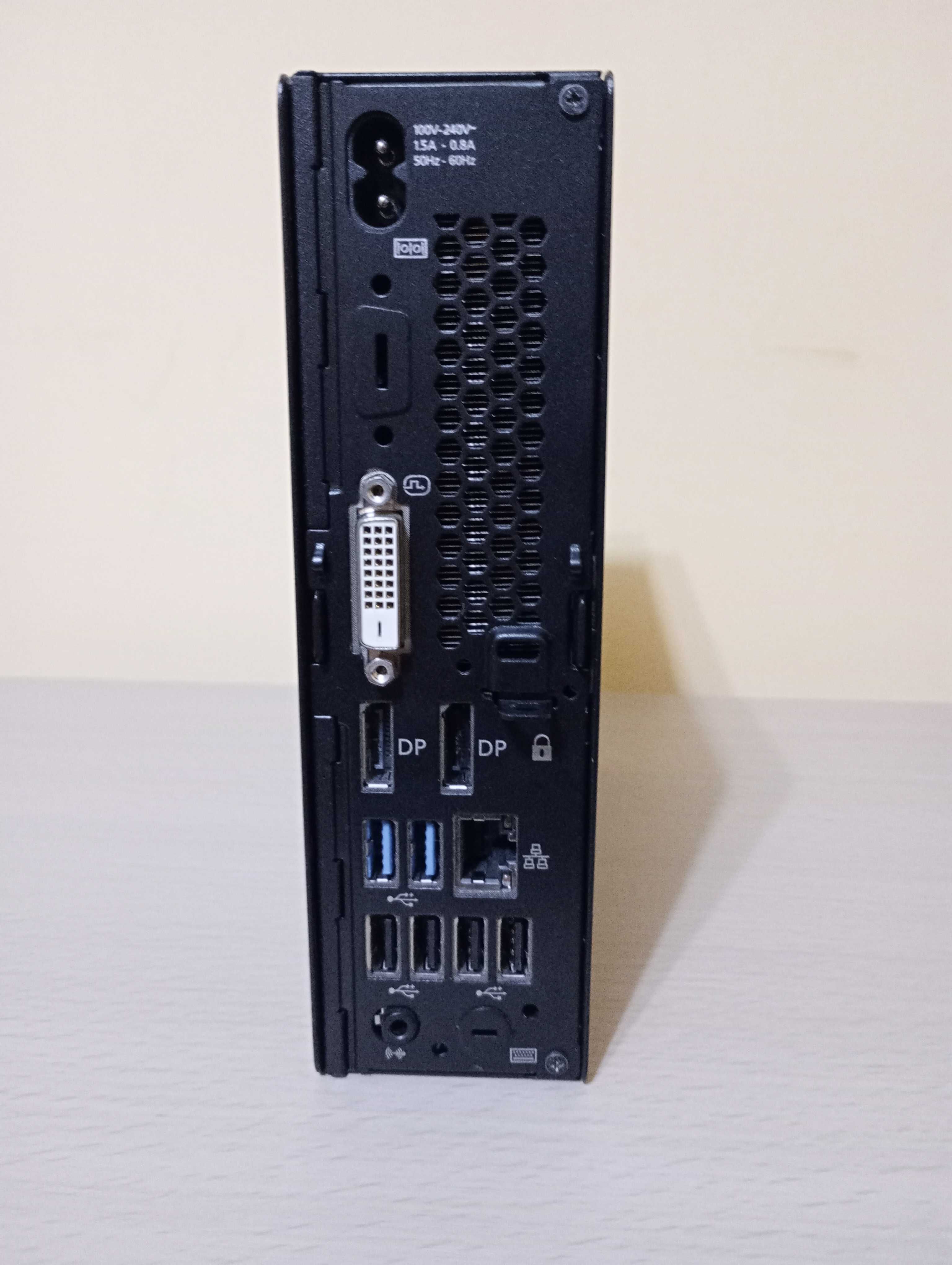 Mini PC Fujitsu ESPRIMO Q558