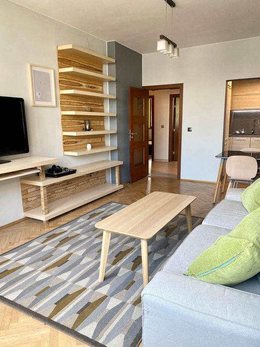 Дава се под наем Тристаен апартамент в Варна, Зимно кино Тракия - 90 кв.м за 600 € - Снимка #1