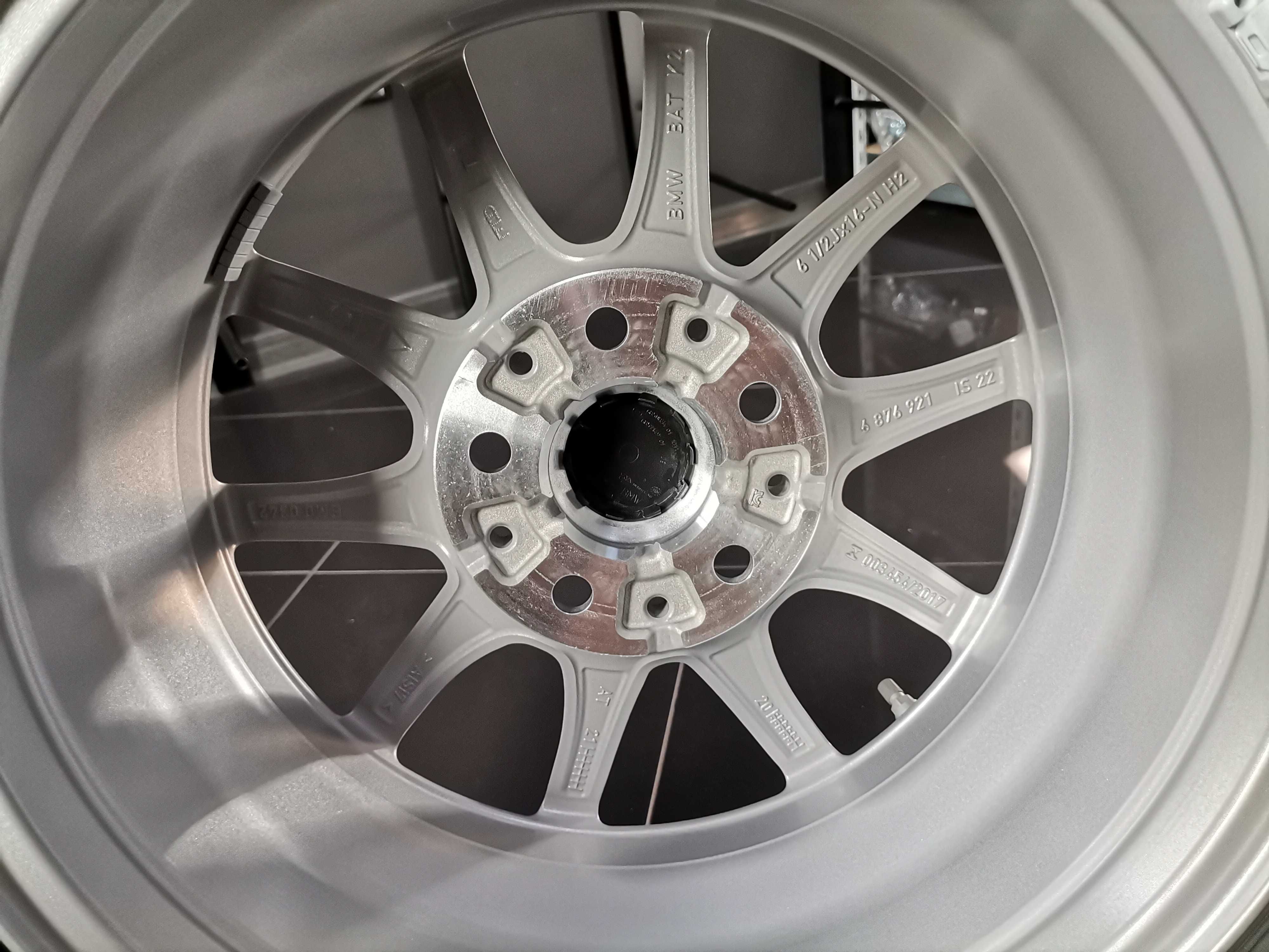 НОВО 16" Зимен К-т Джанти BMW Style 774 Гуми Датчици G20 G21 G22 G23