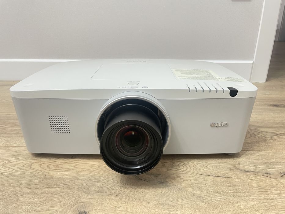 Проектор Sanyo PLC-XM150L
