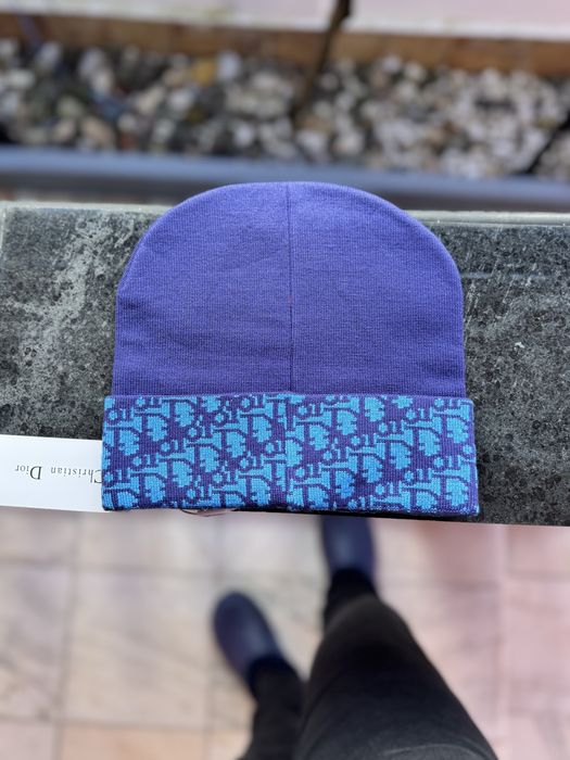 Cristian Dior beanie in purple and blue eith Dior Oblique motif