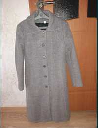 Женское пальто размер 44