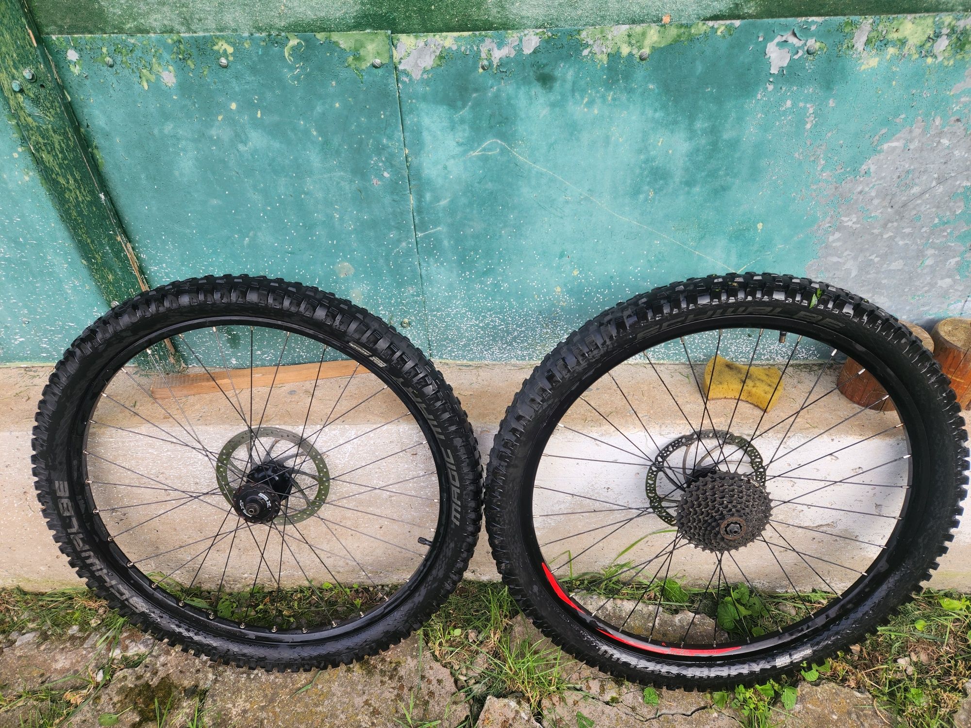 Vând roti de bicicleta