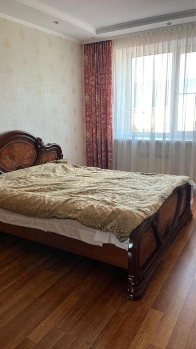 Продам спальный гарнитур