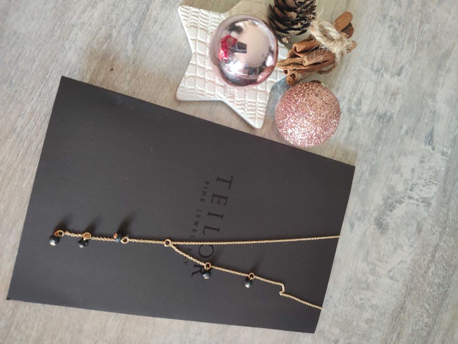 Lănțic delicat TEILOR, aur 14k, cu mici pandante din zirconiu.