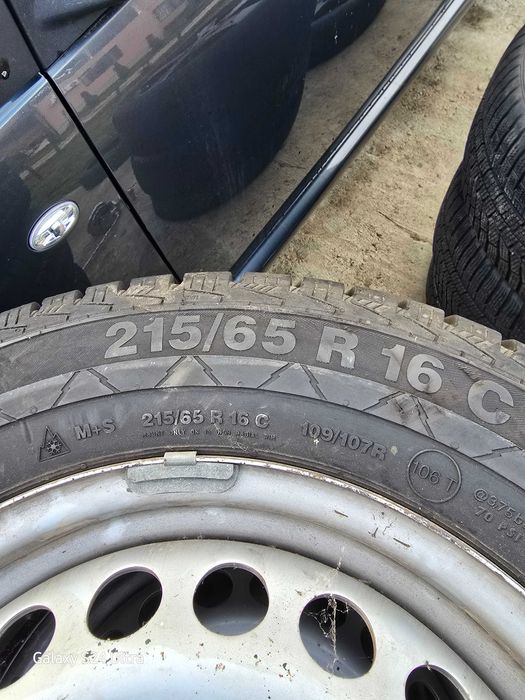 Бусови гуми 215 65 R16C VW