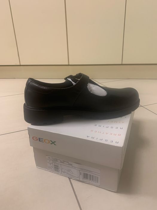 Кожени обувки Geox
