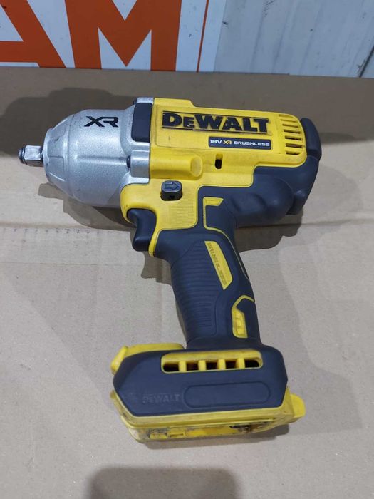 DEWALT 900 перфектно състояние
