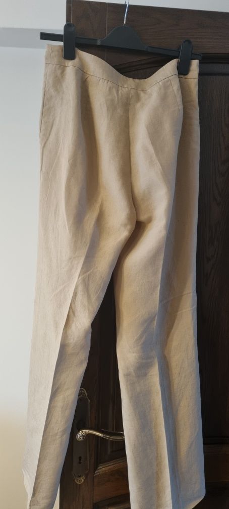 Vand pantaloni MaxMara in