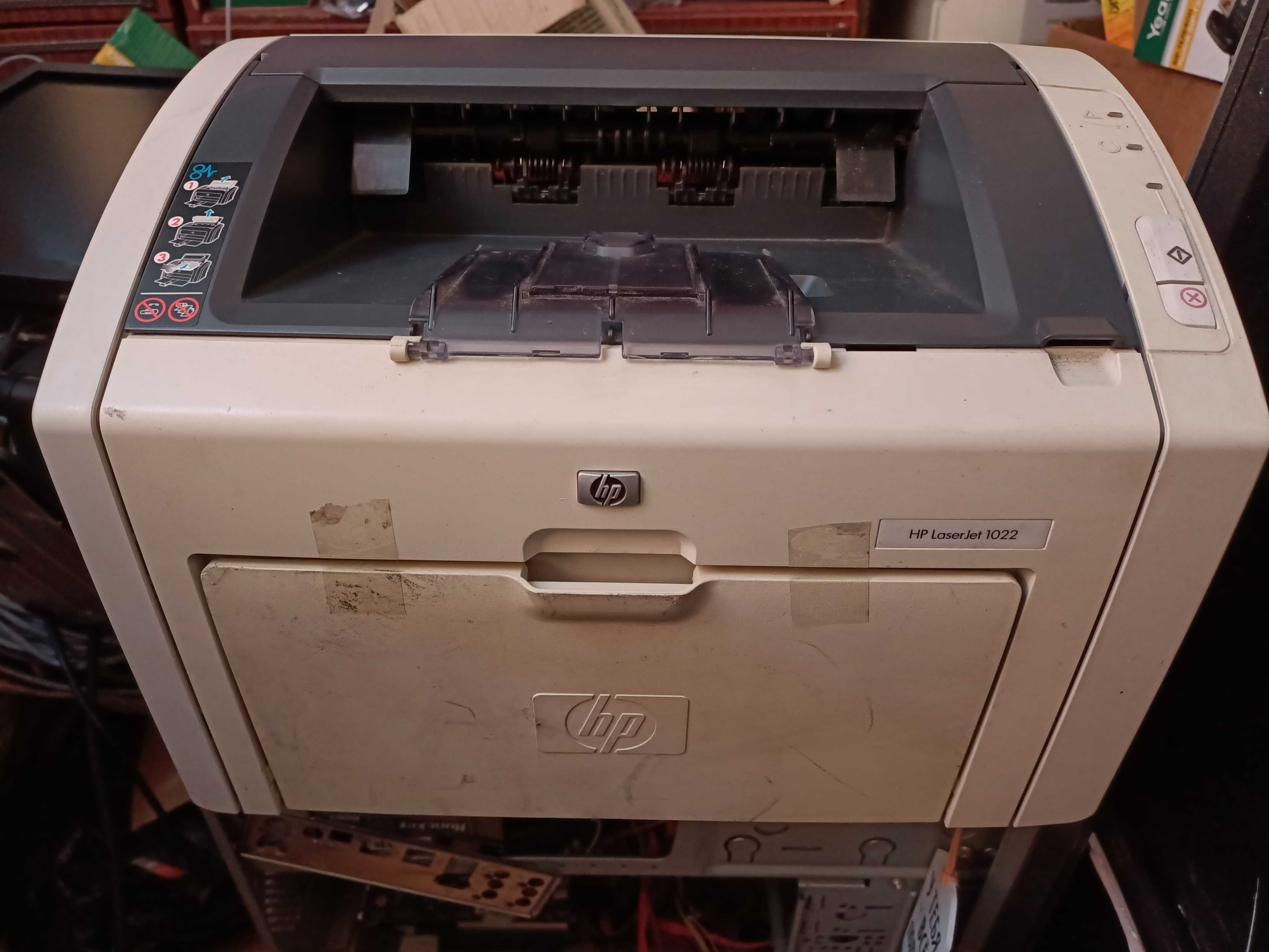 Продам черно-белый лазерный принтер "HP LaserJet 1022".