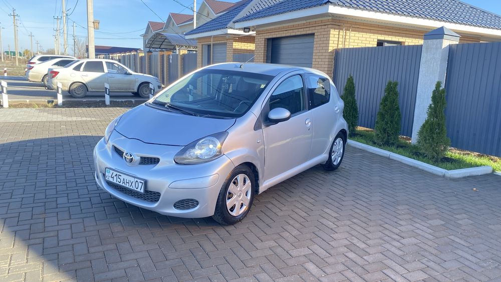 Toyota Aygo 2010 год в хорошим состоянии