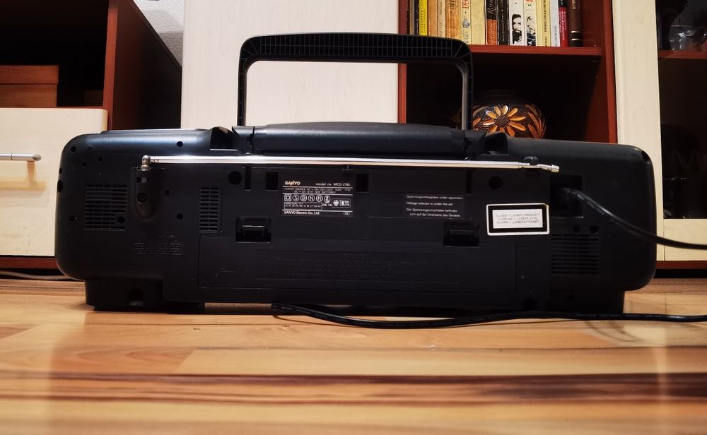 Radio casetofon cu CD Sanyo retro vintage de colecție anii 90